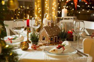 Domek zrobiony z piernika - oryginalna dekoracja świąteczna na stół