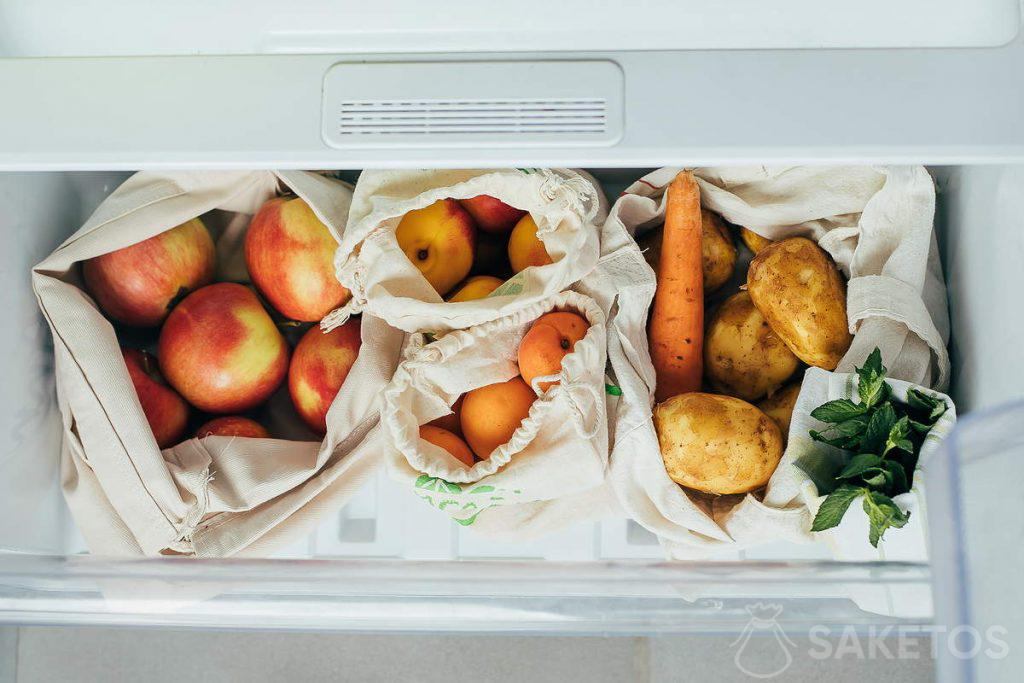 Materiałowe woreczki przydadzą się nie tylko podczas zakupów - wykorzystaj je do przechowywania warzyw i owoców w spiżarce!