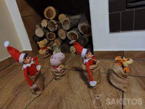 Elfy mogą rozrabiać razem z innym dziecięcymi zabawkami!