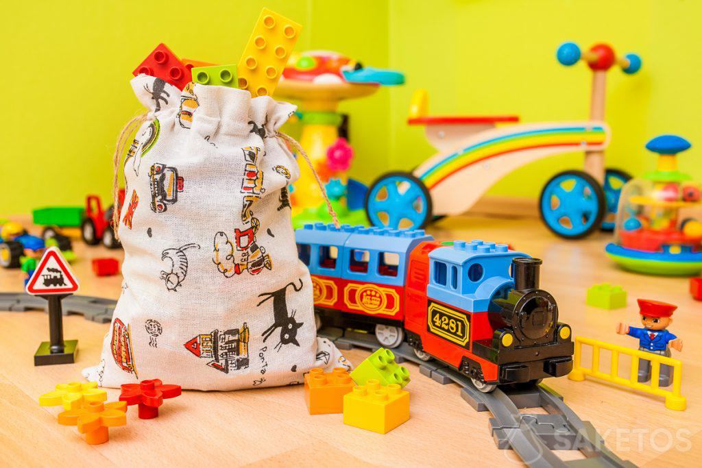 Woreczki z materiału są idealne do przechowywania zabawek i pakowania prezentów dla dzieci