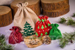 Materiałowe torebki na świąteczne prezenty zero waste