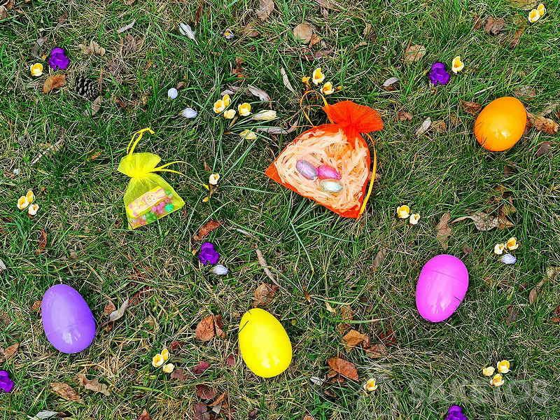 Plastikowe pisanki i kolorowe woreczki z organzy na czekoladowe jajka - pomysły na egg hunt