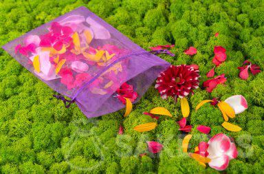 Woreczek z kwiatowym konfetti - jak przechowywać płatki kwiatów