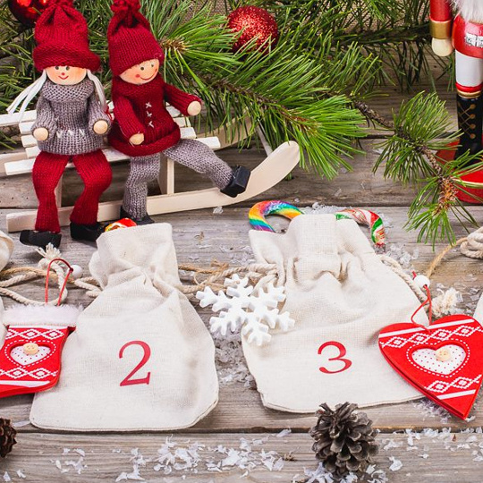 Linen bags with advent numbers