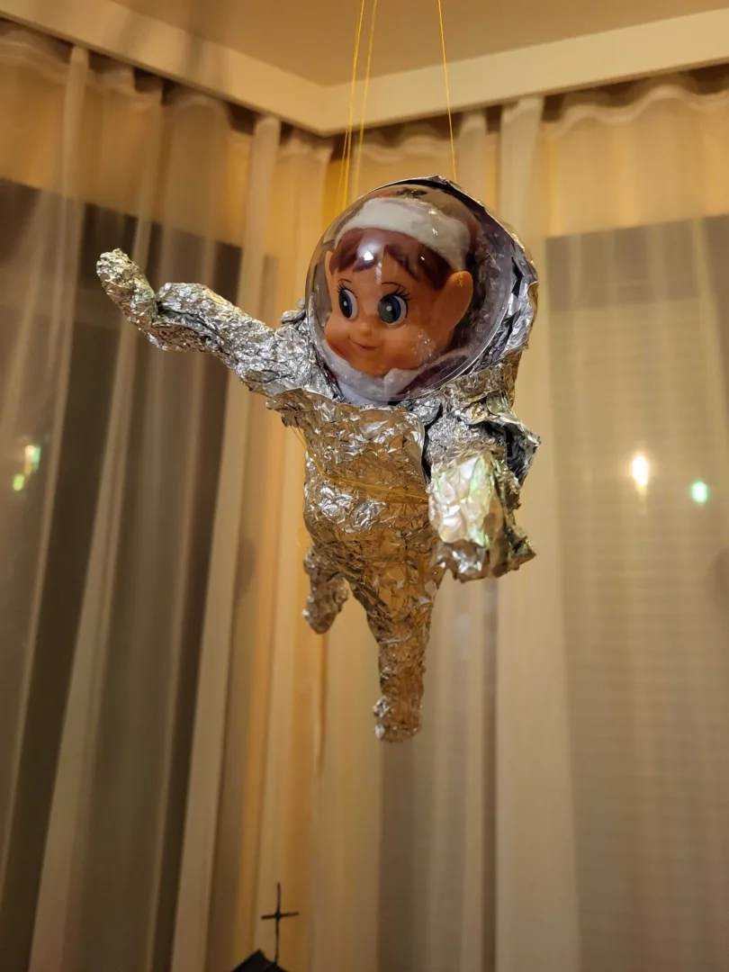 Elf dziewczyna - astronautka