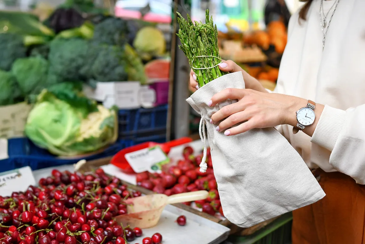 Woreczek zakupowy - opakowanie zero waste - ponowne użycie woreczka