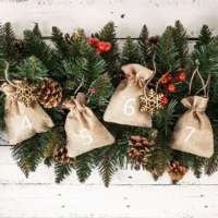 Drewniane gwiazdki 5,5 x 5,5 cm - naturalne Pakowanie prezentów