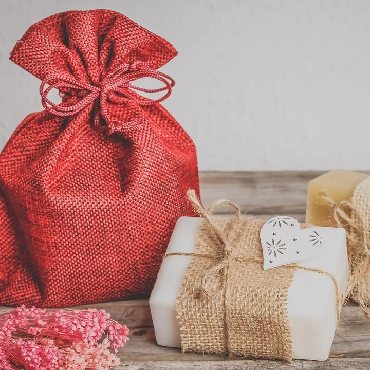 Woreczki jutowe 15 x 20 cm - bordowe Walentynki