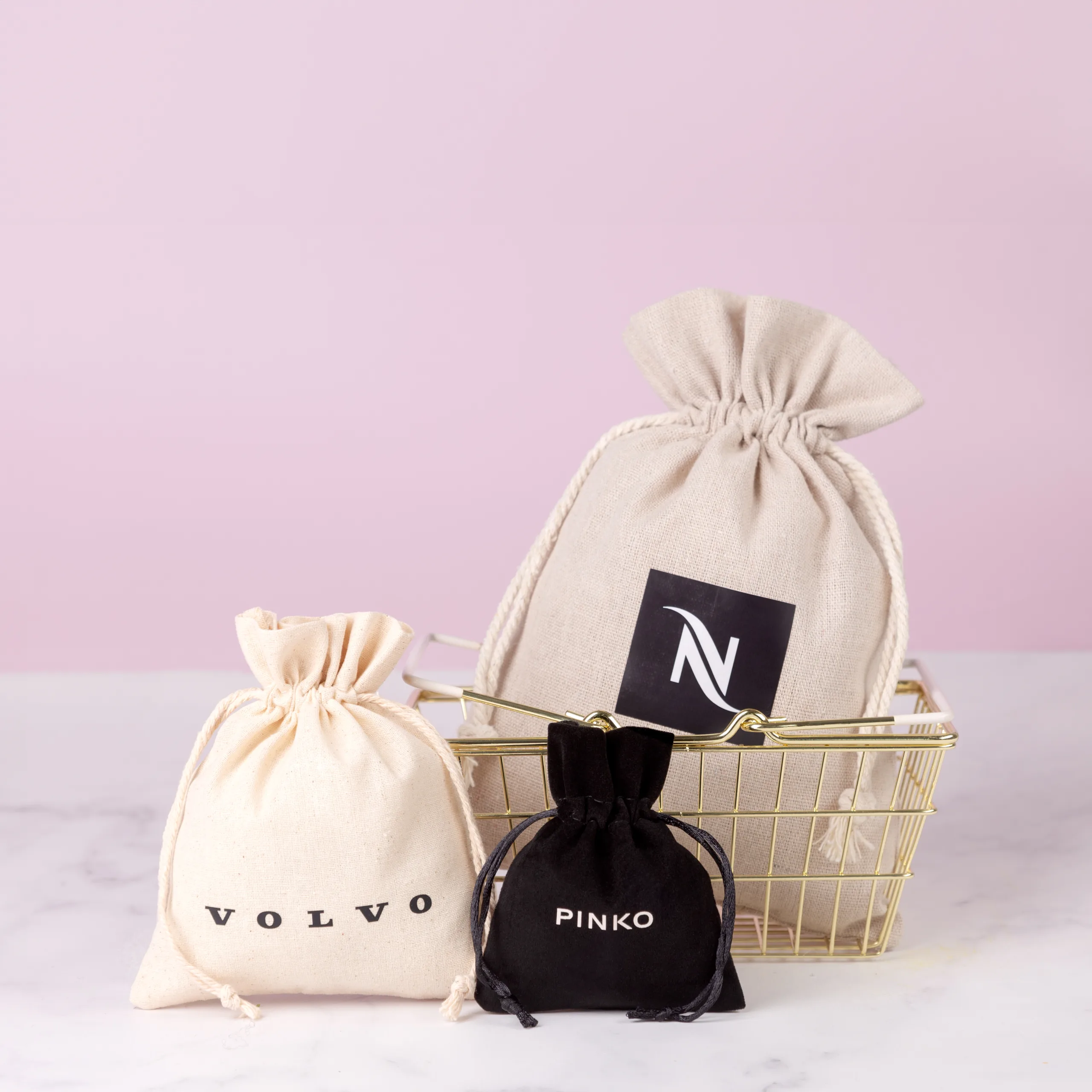 Woreczki z logo jako opakowania produktowe