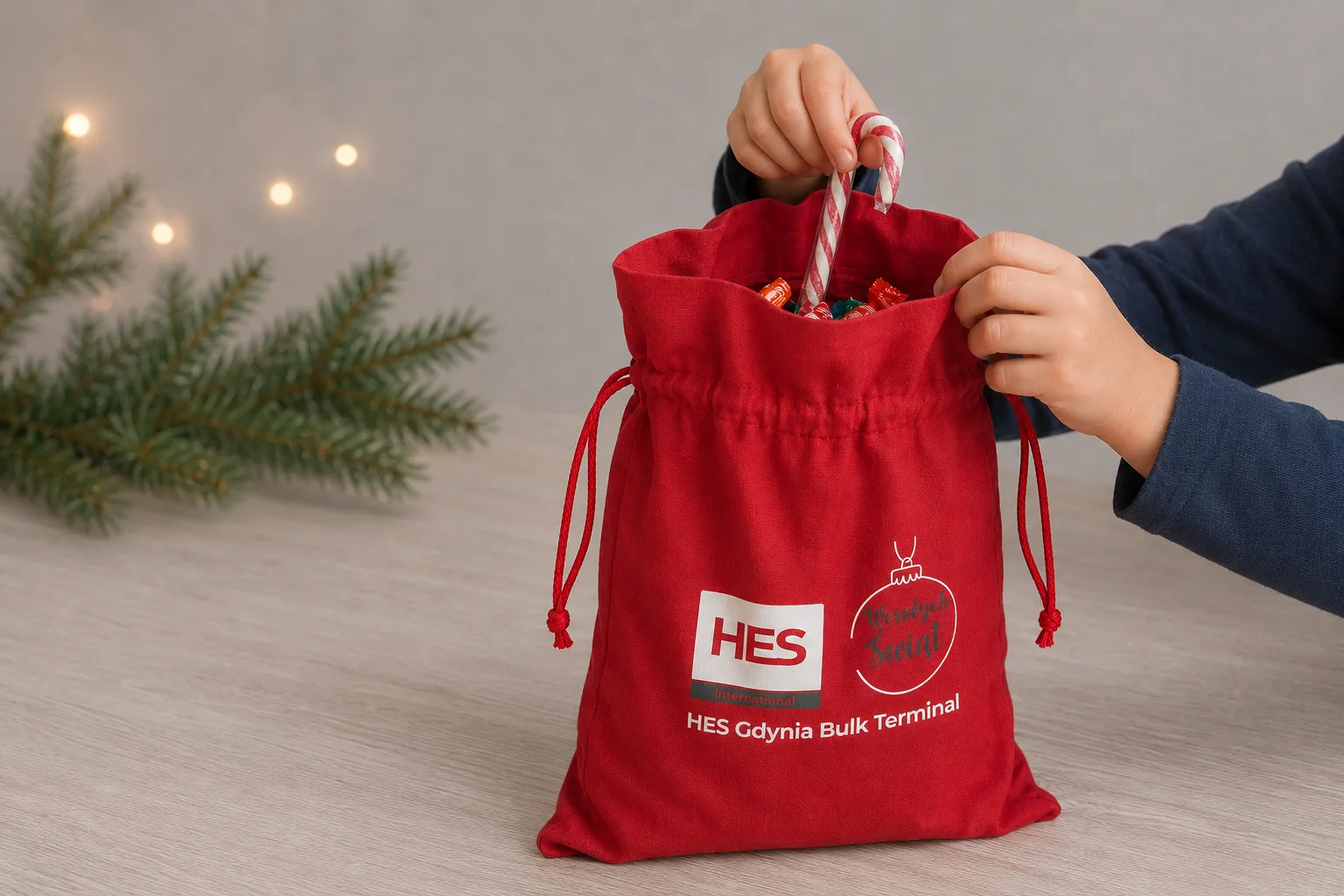 Woreczki z logo na świąteczne paczki dla dzieci pracowników